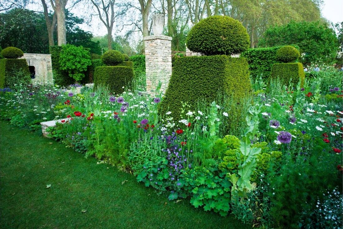 A landscaped garden in Highwood